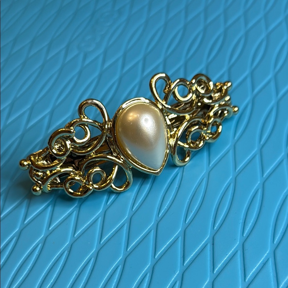 Gold & Pearl Hair Clip